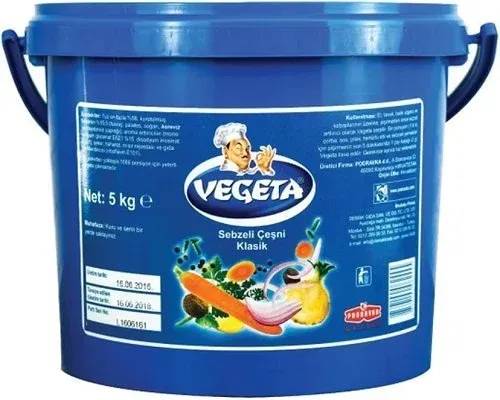 Vegeta Sebze Çeşni Baharat 5 Kg, mutfakların vazgeçilmezi olan doğal sebzeler ve baharatların mükemmel karışımı ile yemeklerinize eşsiz bir lezzet katmak için üretilmiştir. Soğan, havuç, kereviz, pırasa ve maydanoz gibi sebzelerin özenle harmanlanmasıyla oluşturulan bu baharat karışımı, her türlü yemek tarifinde kullanılabilir.
